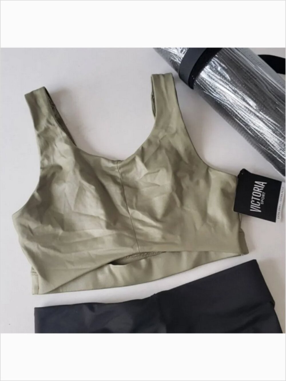 NWT Victoria Sport Olive Green Sports Bra - Size Extra Small (XS)
